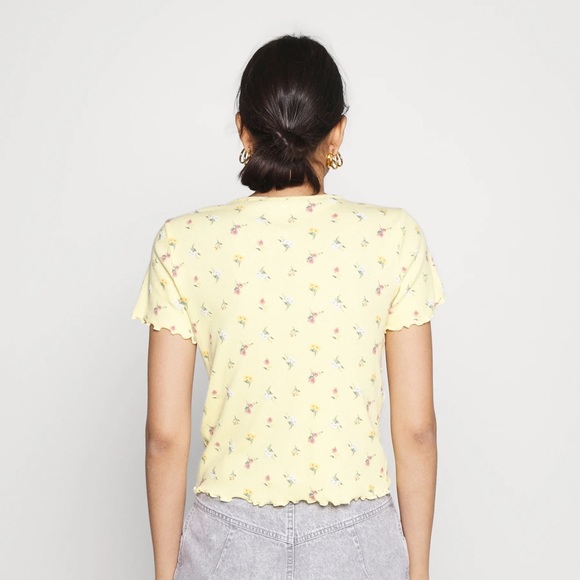 NWT Hollister & Co Baby Tee yellow floral … - Picture 9 of 10